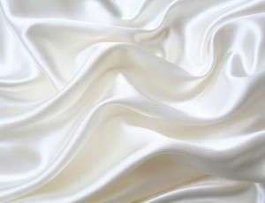 Hydratation-cheveux-avec-la-soie