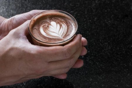 Se réchauffer les mains pour faire passer une crise du Syndrome de Raynaud