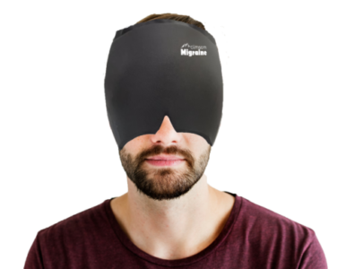 Homme-avec-bonnet-rafraichissant-anti-migraine-occultant