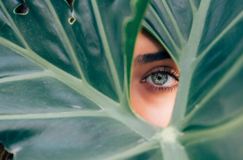 femme-avec-oeil-caché-orgelet